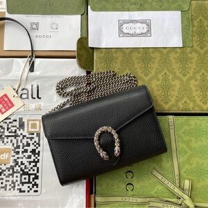 Gucci Black Leather Crossbody with Silver-Tone Horsebit